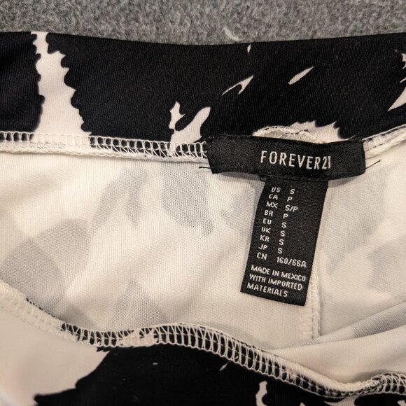 Skirt - Picture 2 of 3